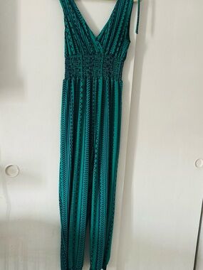 Women’s one Piece jumpsuit size Large